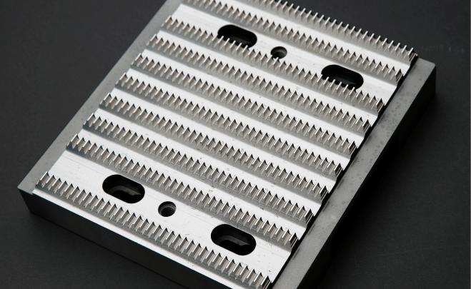 ラックサーフェースブローチ